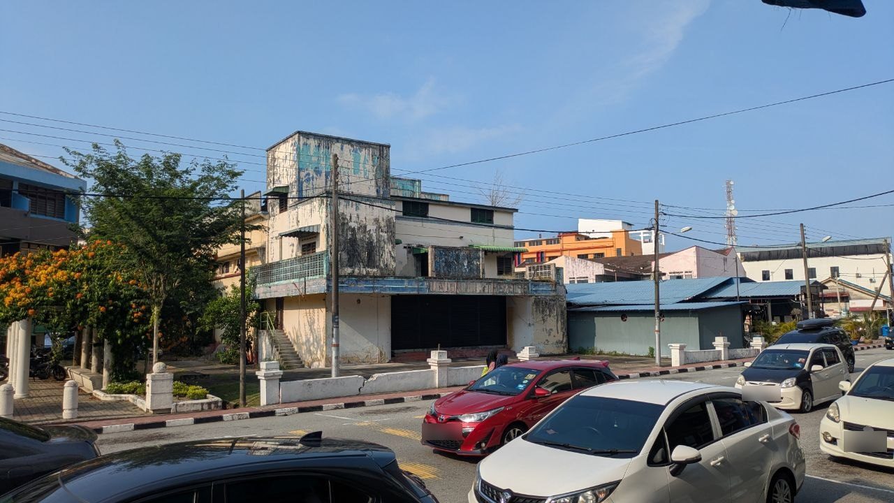 A derelict former cinema in the centre of Mersing.